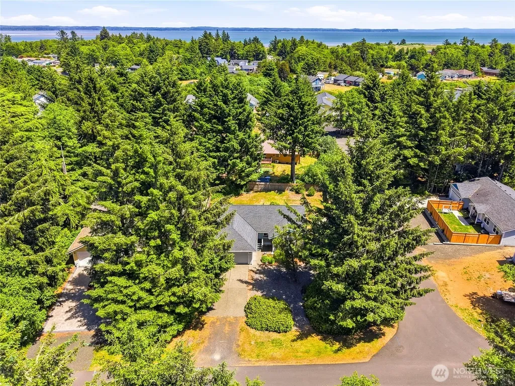 654 Woodland Loop NE Ocean Shores WA 98569