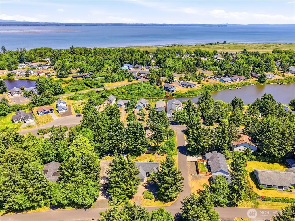 654 Woodland Loop NE Ocean Shores WA 98569
