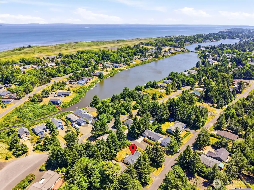 654 Woodland Loop NE Ocean Shores WA 98569