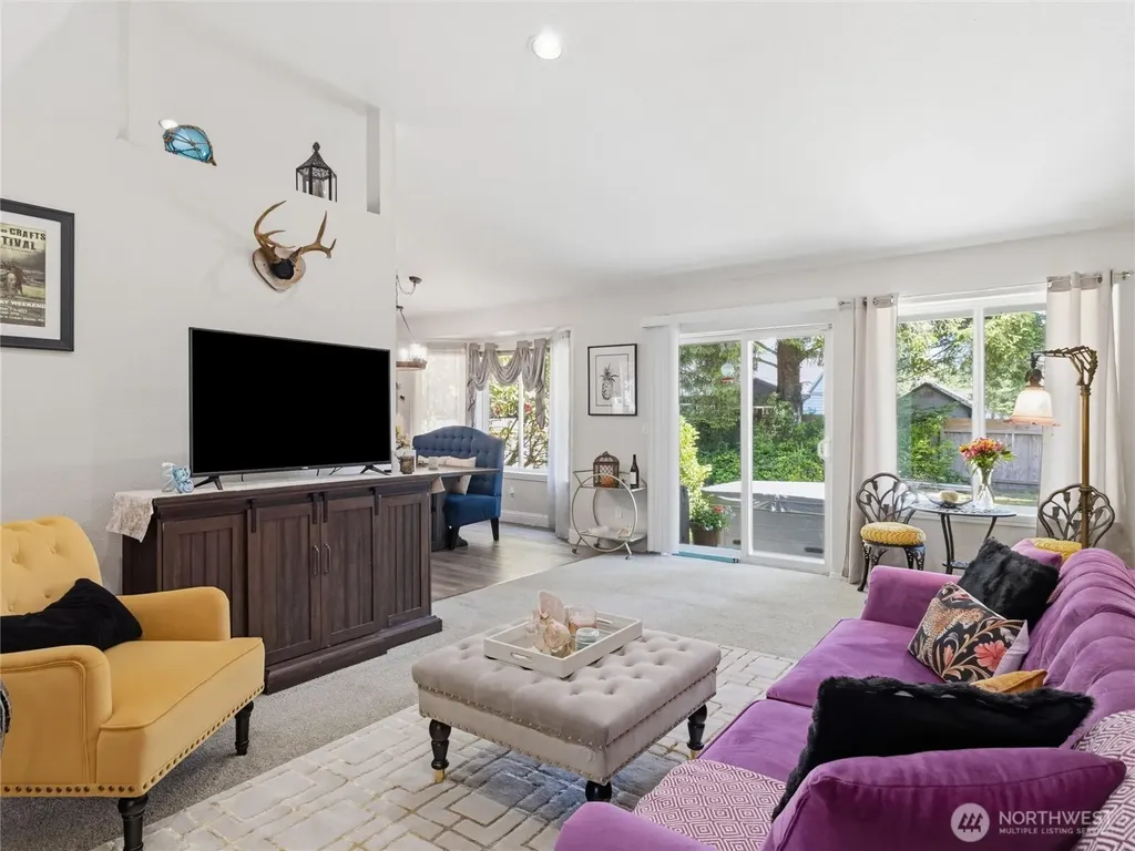 654 Woodland Loop NE Ocean Shores WA 98569