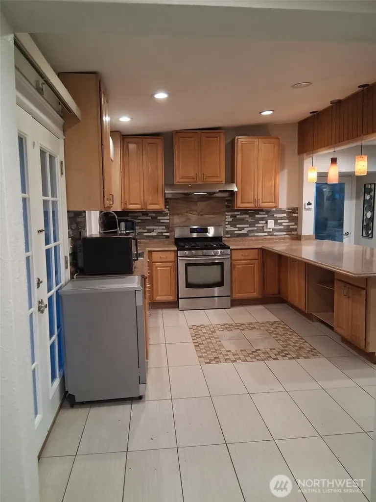 8242 S 128th Street Seattle WA 98178