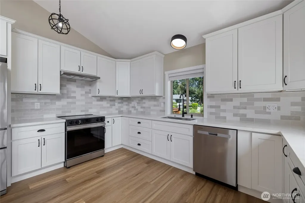 1268 Pilchuck Dr Fi Fox Island WA 98333