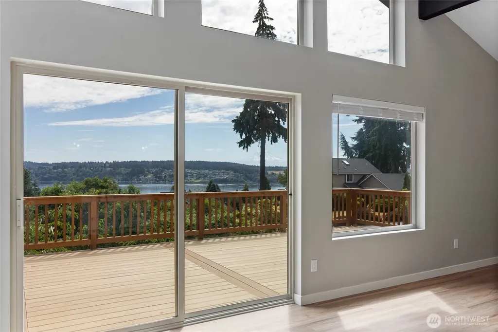 1268 Pilchuck Dr Fi Fox Island WA 98333