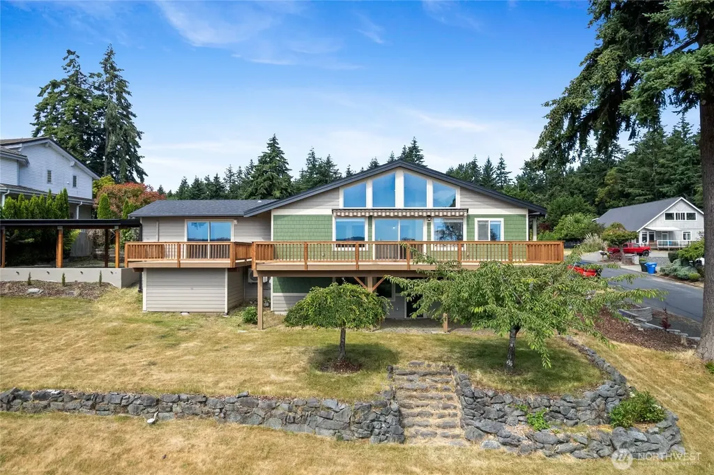 1268 Pilchuck Dr Fi Fox Island WA 98333