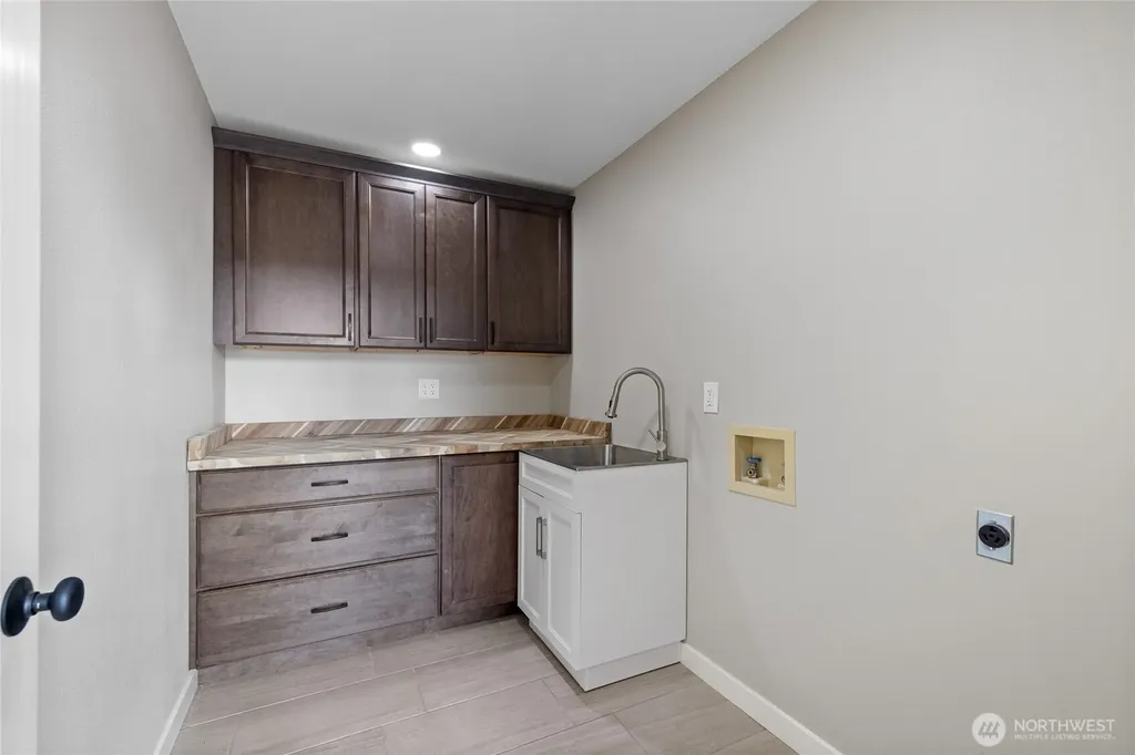 1268 Pilchuck Dr Fi Fox Island WA 98333