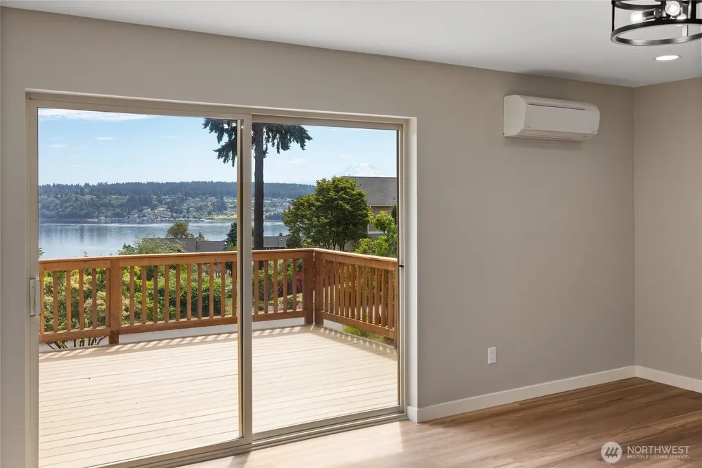 1268 Pilchuck Dr Fi Fox Island WA 98333