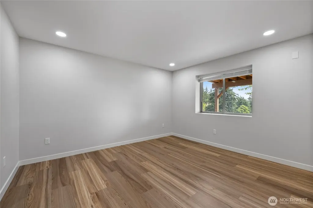 1268 Pilchuck Dr Fi Fox Island WA 98333