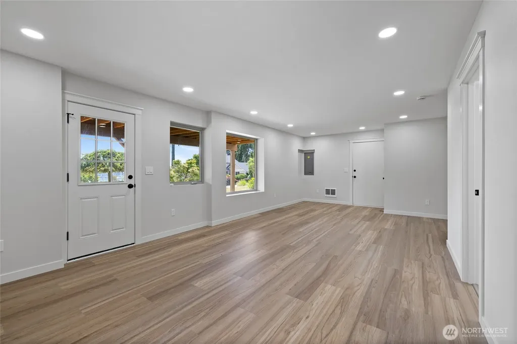 1268 Pilchuck Dr Fi Fox Island WA 98333