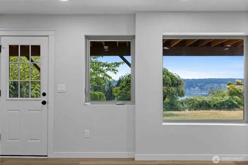 1268 Pilchuck Dr Fi Fox Island WA 98333