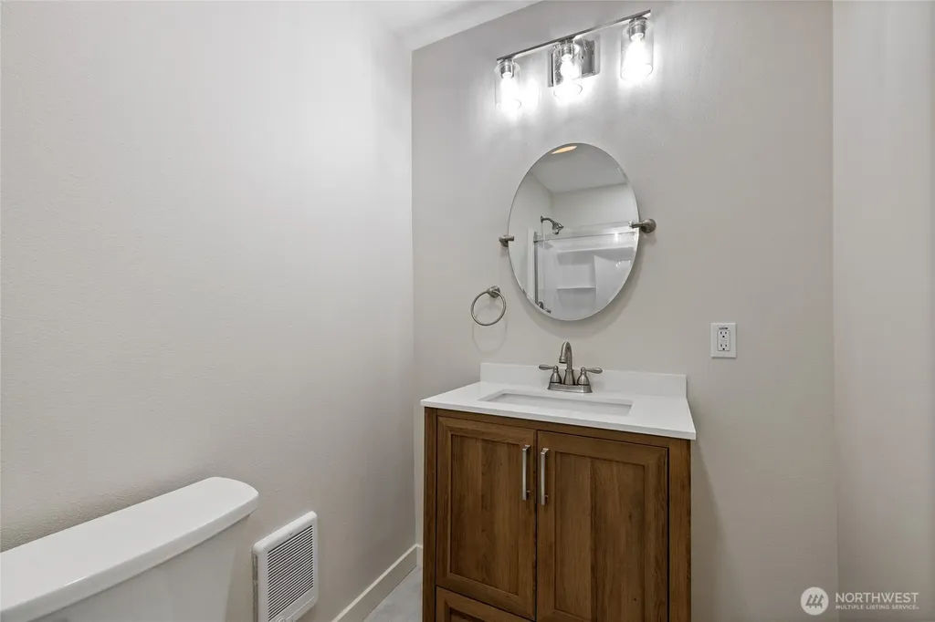 1268 Pilchuck Dr Fi Fox Island WA 98333