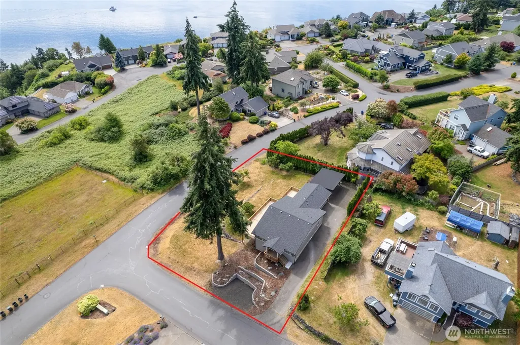 1268 Pilchuck Dr Fi Fox Island WA 98333