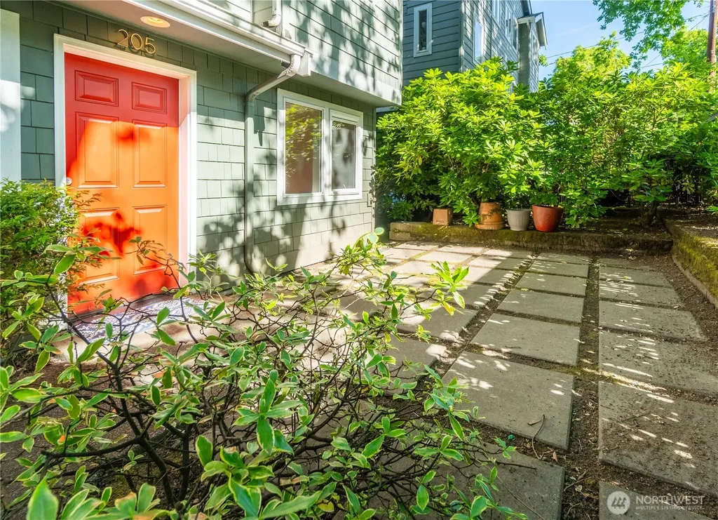 205 27th Avenue S Seattle WA 98144