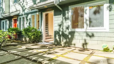 205 27th Avenue S Seattle WA 98144