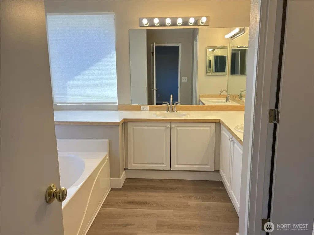 24712 234th Way SE Maple Valley WA 98038
