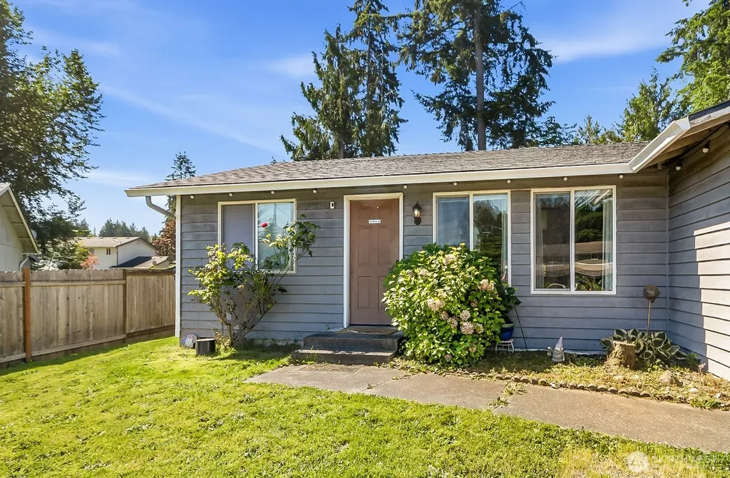 9010 9th Place SE Lake Stevens WA 98258