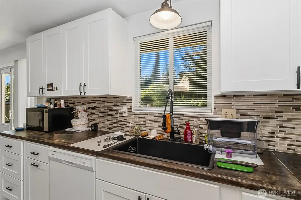 9010 9th Place SE Lake Stevens WA 98258