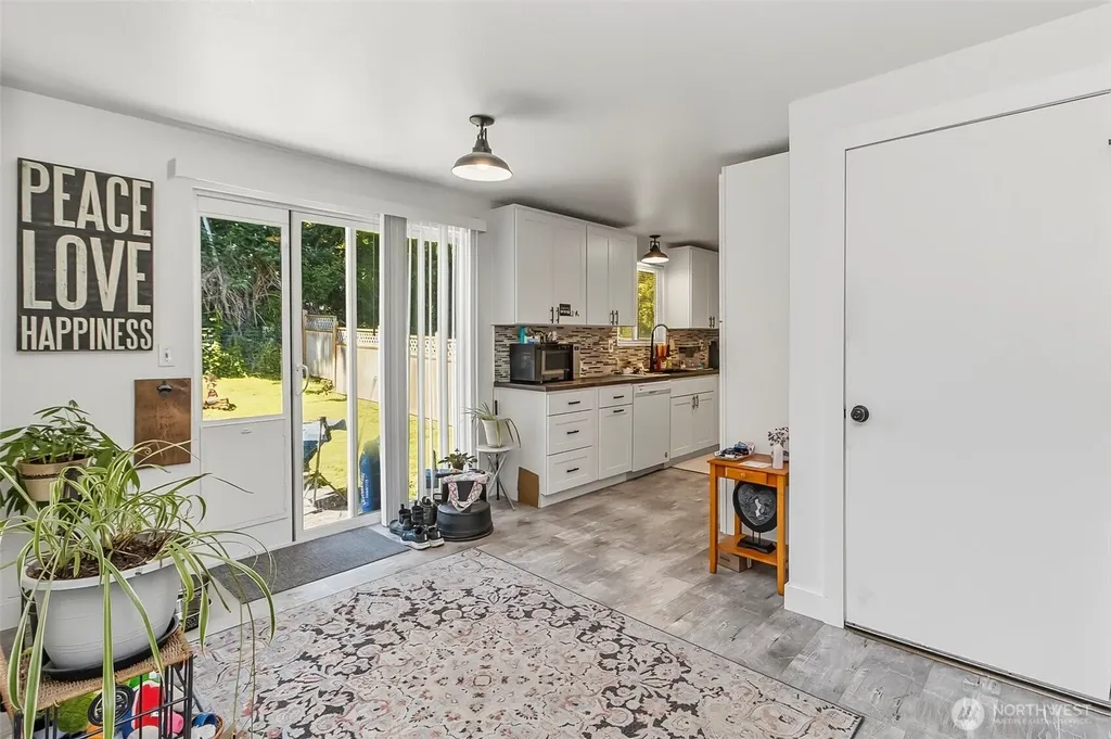 9010 9th Place SE Lake Stevens WA 98258