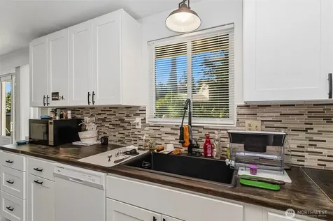9010 9th Place SE Lake Stevens WA 98258