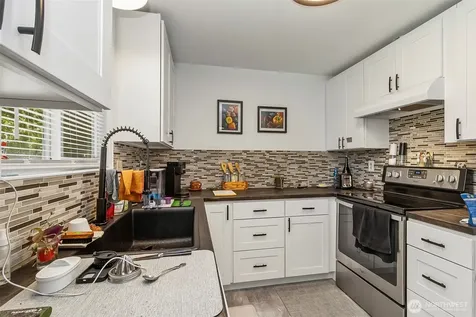 9010 9th Place SE Lake Stevens WA 98258