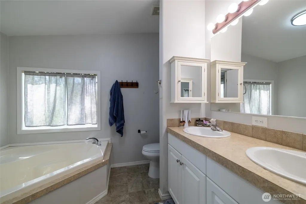 561 Tauscher Road Chehalis WA 98532