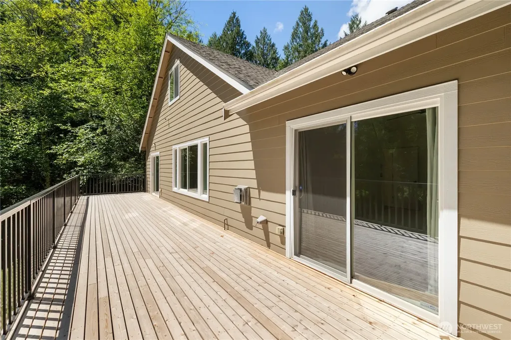 8706 Long Lake Road SE Port Orchard WA 98367