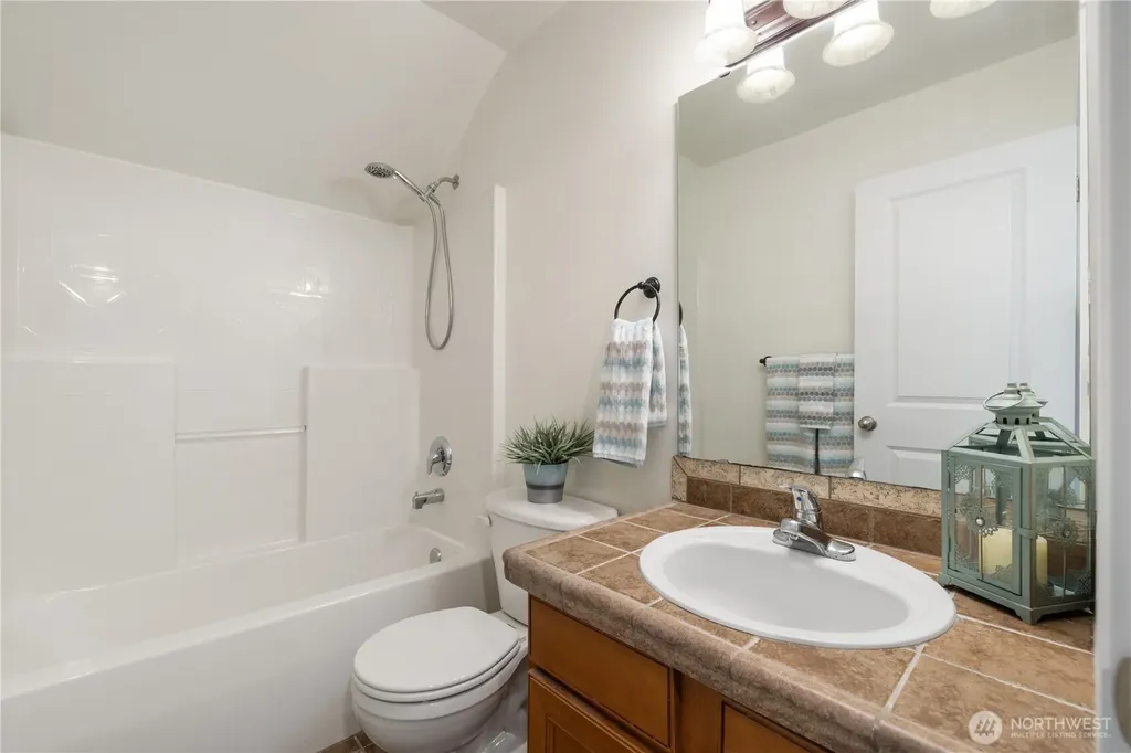 8706 Long Lake Road SE Port Orchard WA 98367