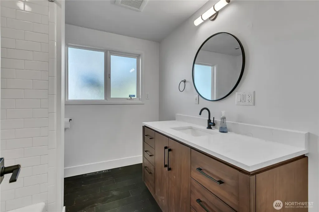9601 NW 21st Avenue Seattle WA 98117