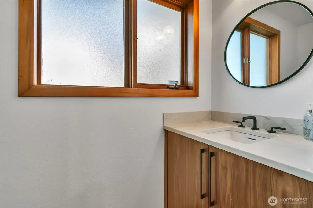 9601 NW 21st Avenue Seattle WA 98117