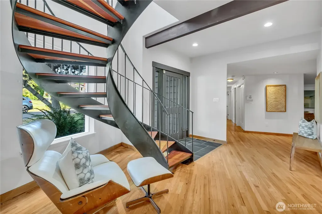 9601 NW 21st Avenue Seattle WA 98117