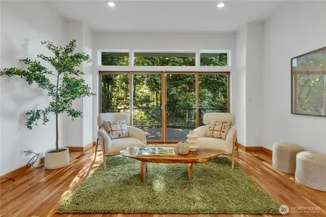 9601 NW 21st Avenue Seattle WA 98117