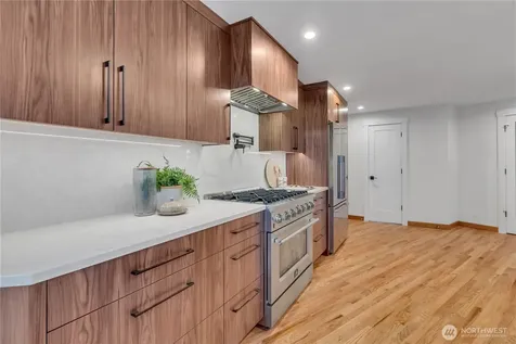 9601 NW 21st Avenue Seattle WA 98117