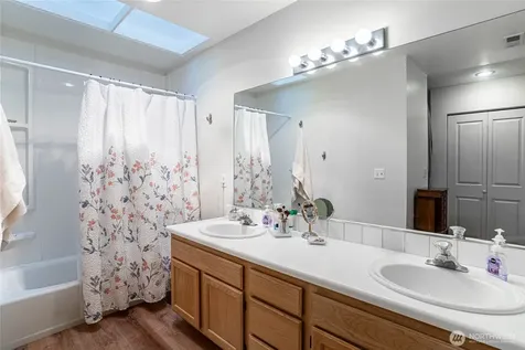 433 W Webster Chelan WA 98816