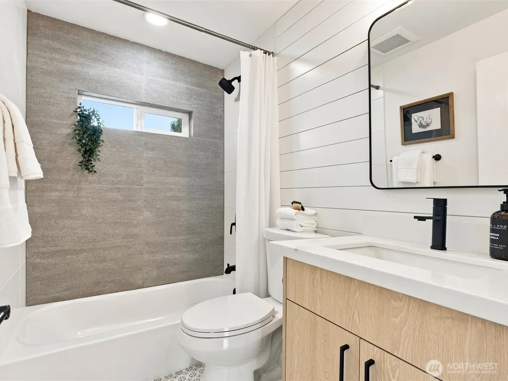 4022 37th Avenue SW Seattle WA 98126