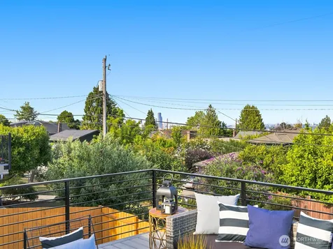 4022 37th Avenue SW Seattle WA 98126