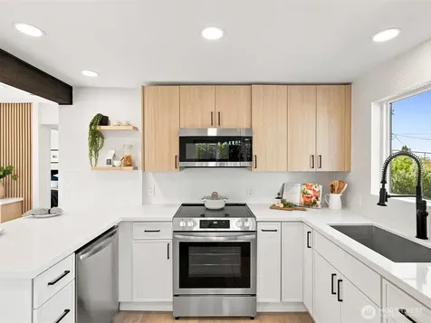 4022 37th Avenue SW Seattle WA 98126