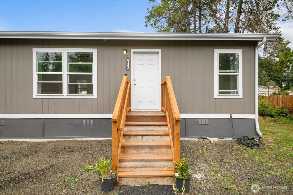 2716 Vantage Avenue SW Olympia WA 98512