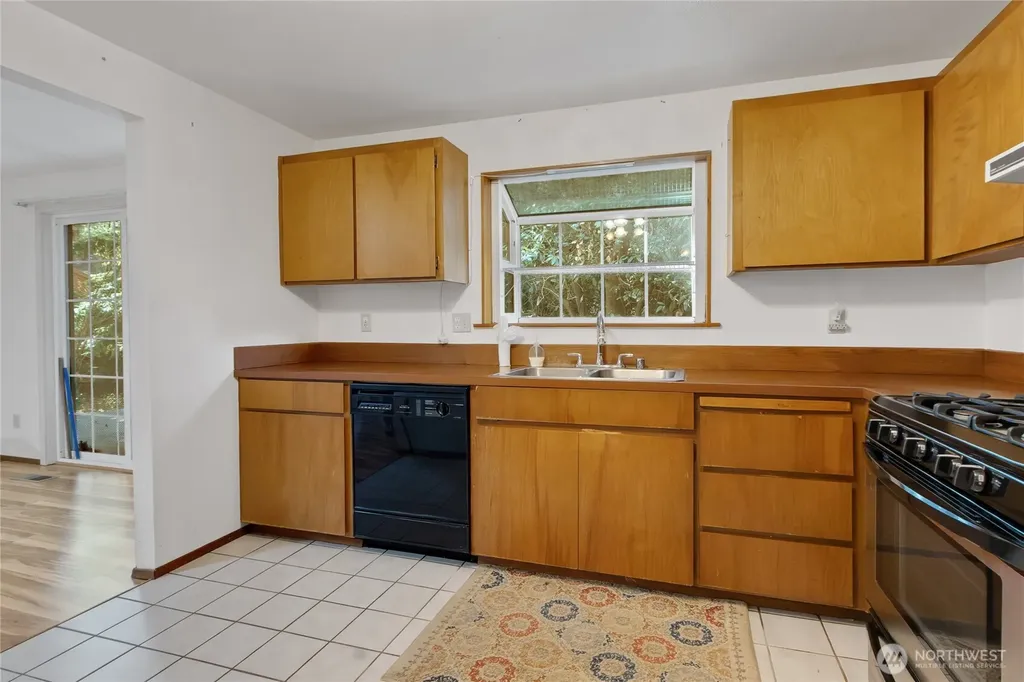 2704 24th Avenue Ct SE Puyallup WA 98374