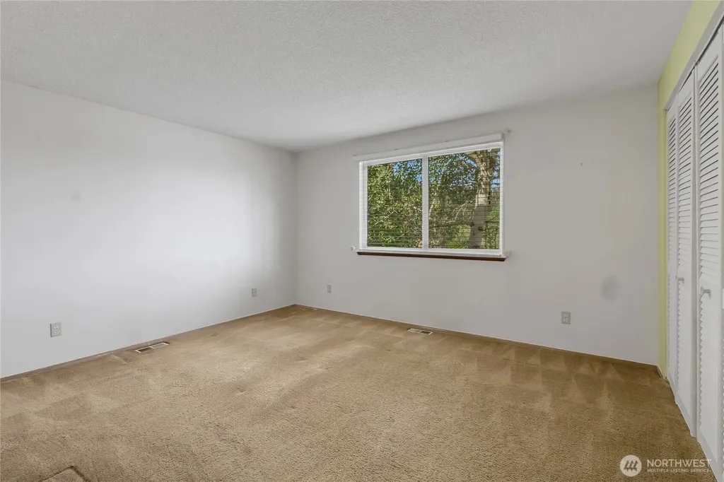 2704 24th Avenue Ct SE Puyallup WA 98374