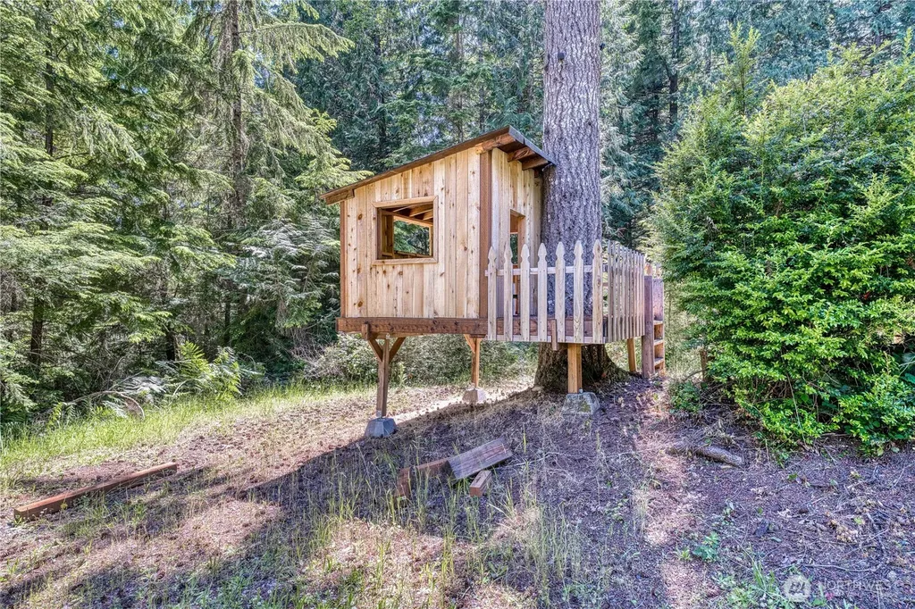 1671 E Sunset Hill Road Shelton WA 98584