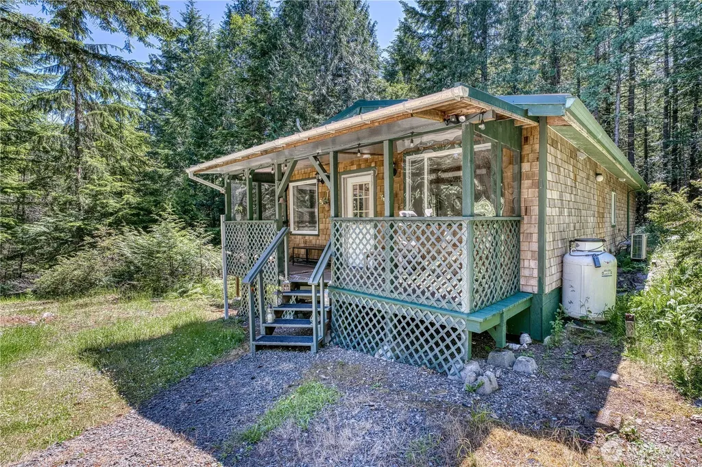 1671 E Sunset Hill Road Shelton WA 98584