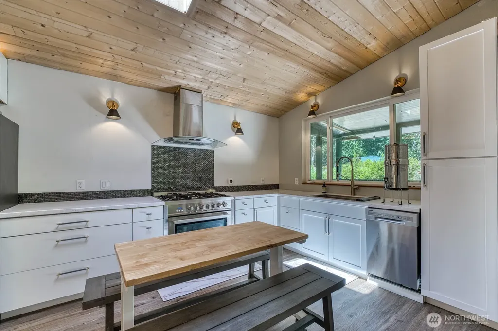 1671 E Sunset Hill Road Shelton WA 98584