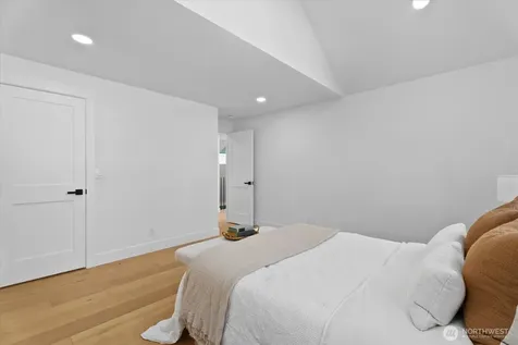 17621 NE 138th Street Redmond WA 98052