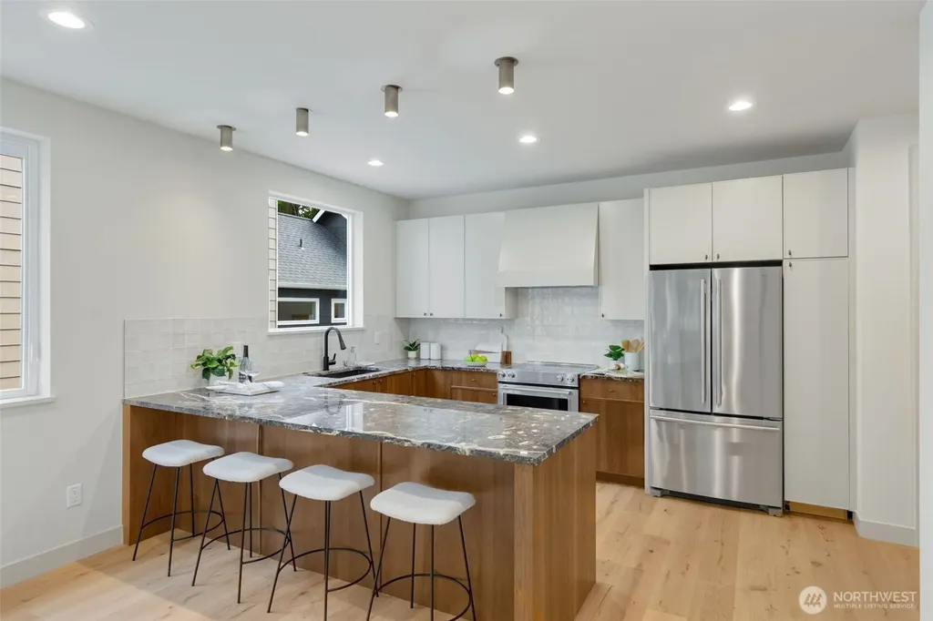 11739 40th Avenue NE Seattle WA 98125