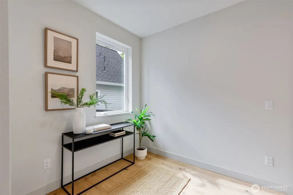 11739 40th Avenue NE Seattle WA 98125