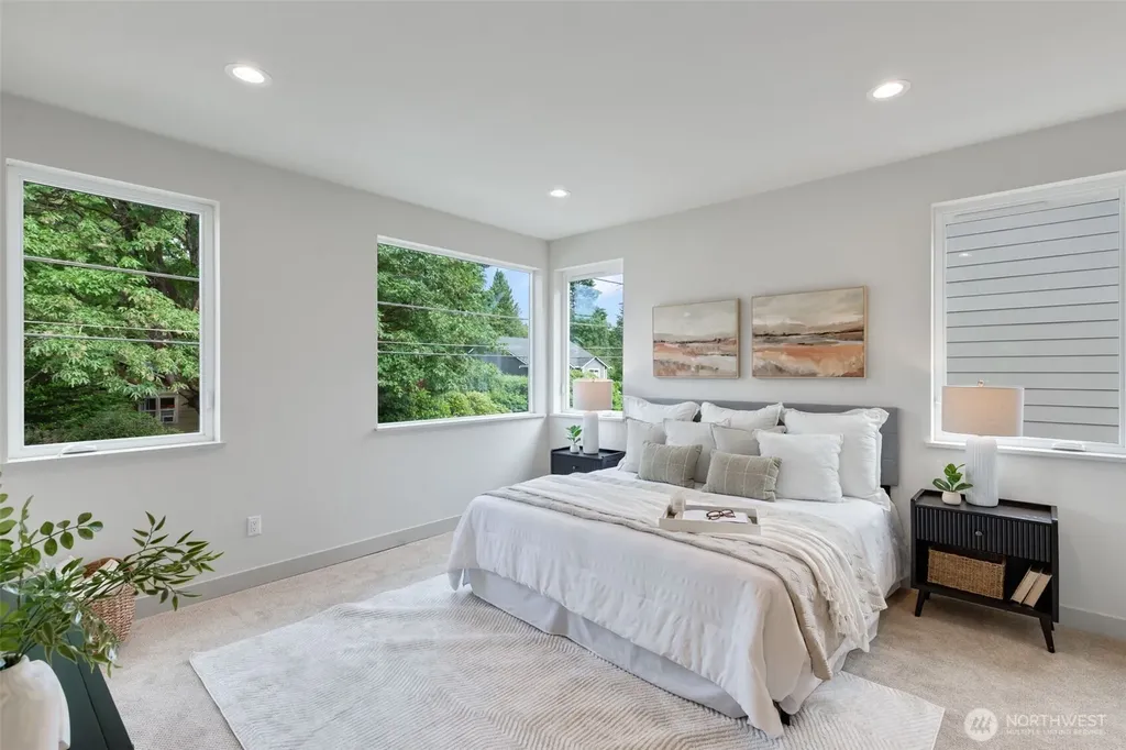 11739 40th Avenue NE Seattle WA 98125