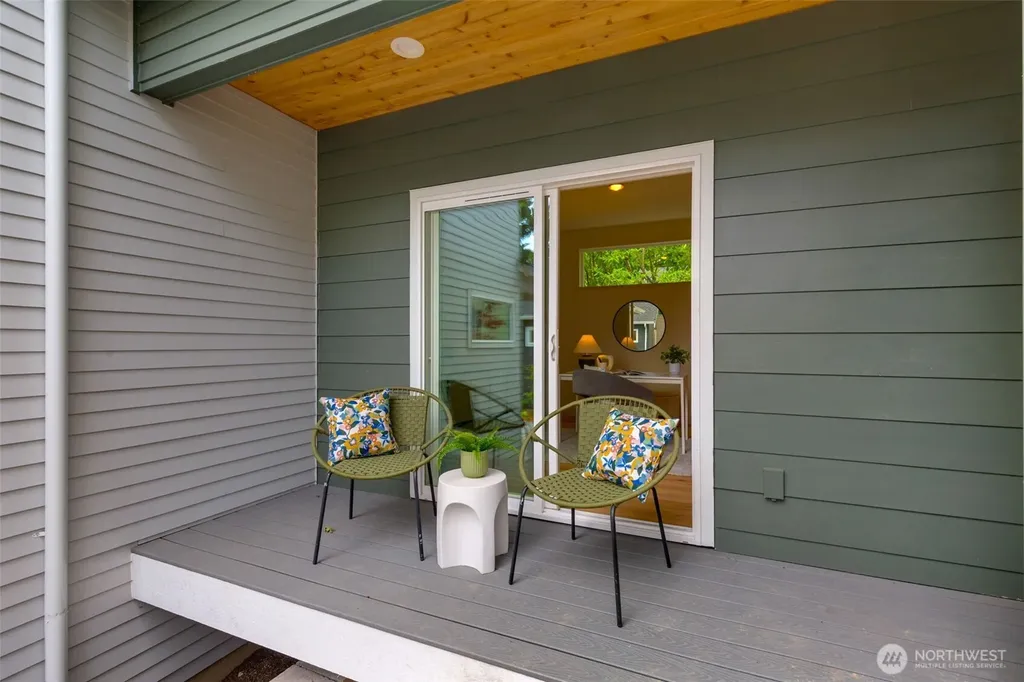11739 40th Avenue NE Seattle WA 98125