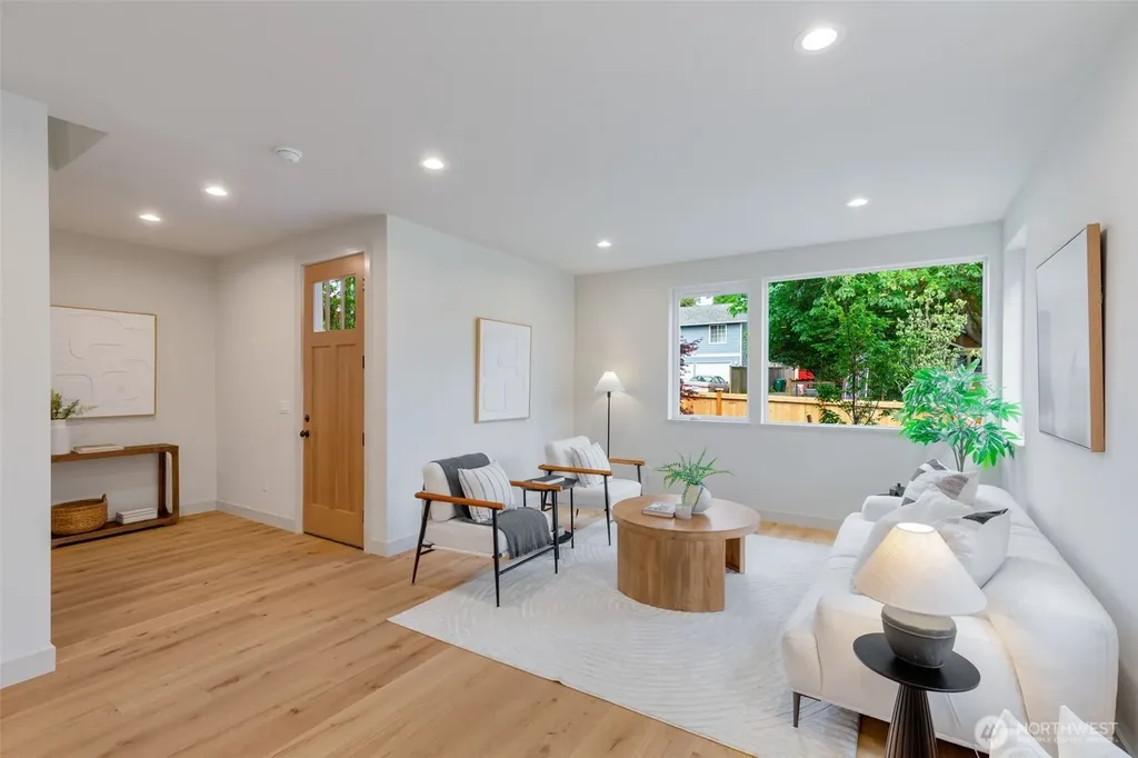 11739 40th Avenue NE Seattle WA 98125