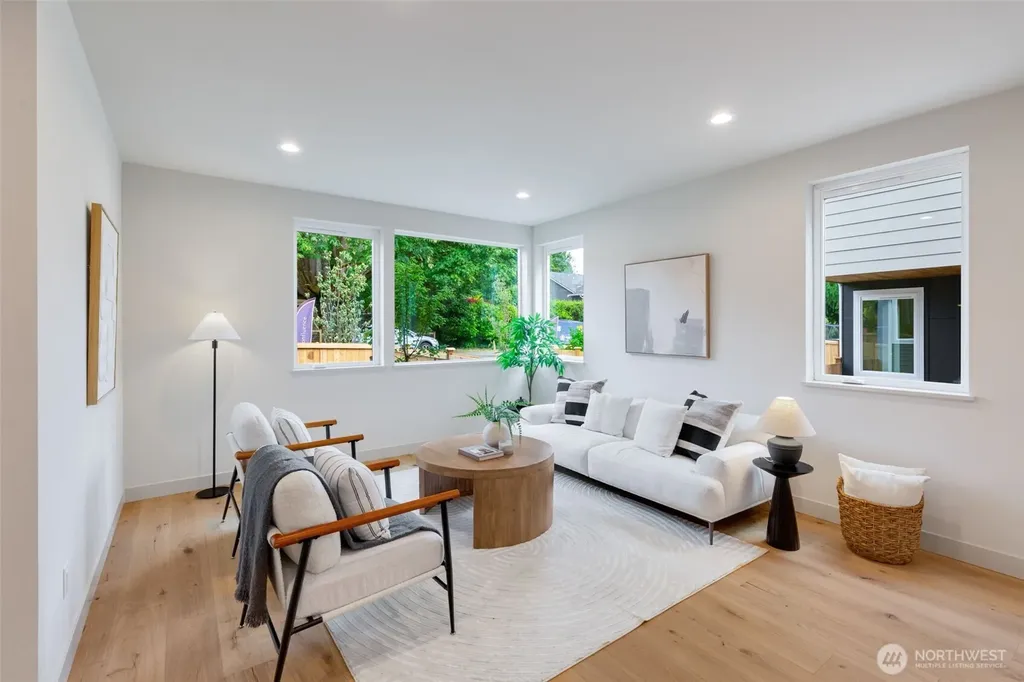 11739 40th Avenue NE Seattle WA 98125