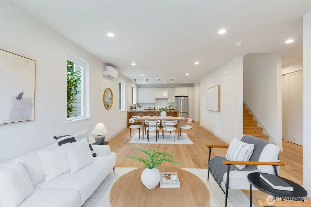 11739 40th Avenue NE Seattle WA 98125