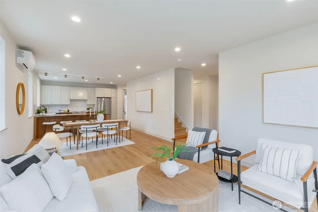 11739 40th Avenue NE Seattle WA 98125